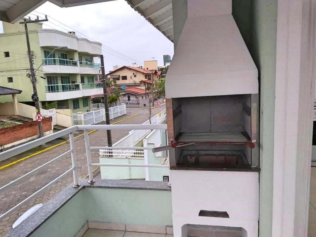 Ap. 1 & 2 Dorm. Res. Ilha Das Galés Apartman Bombinhas Kültér fotó